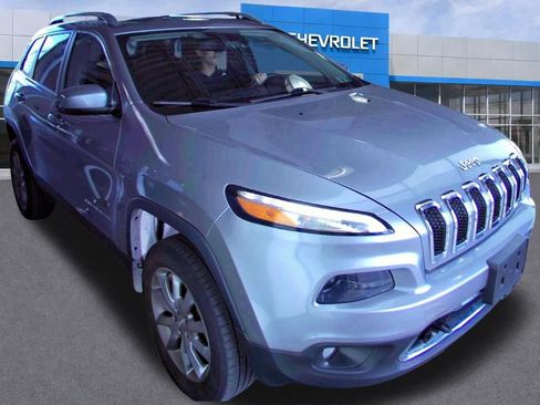 Used 2018 Jeep Cherokee Limited w/ Luxury Group AWD/4WD image 1