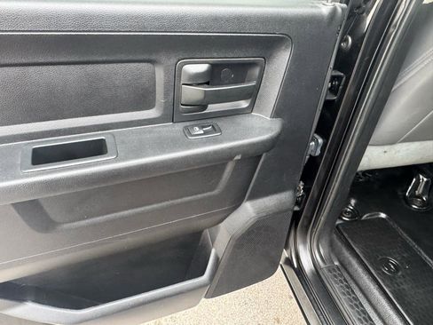 Used 2017 RAM 2500 Tradesman w/ Chrome Appearance Group image 40