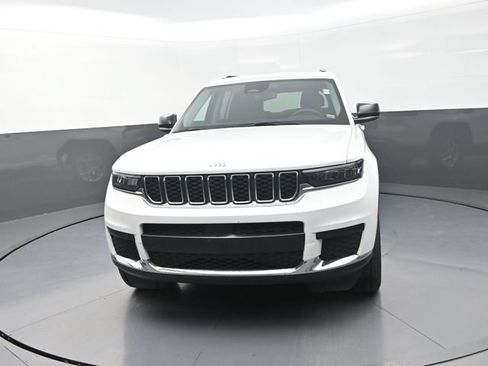 Used 2023 Jeep Grand Cherokee L Laredo RWD image 15