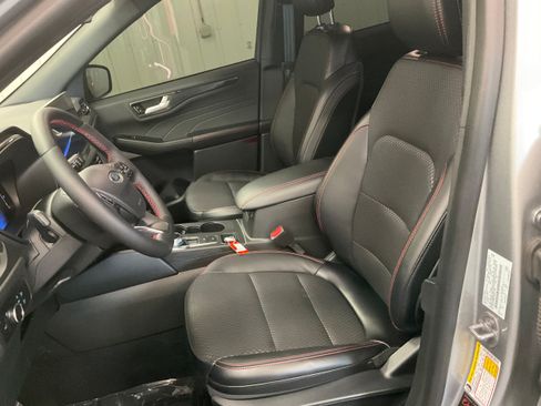 Used 2024 Ford Escape ST-Line w/ Tech Pack #1 AWD/4WD image 12