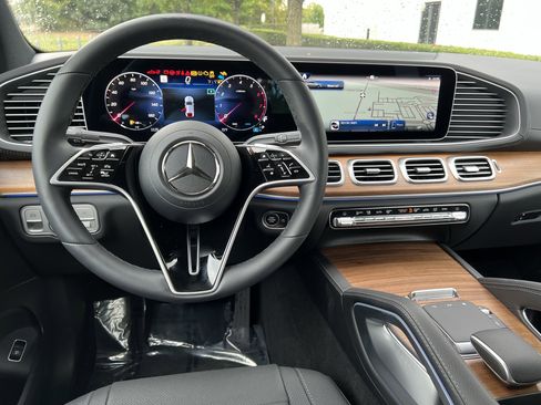 Used 2025 Mercedes-Benz GLE 450 450 4MATIC Coupe w/ Driver Assistance Package image 30