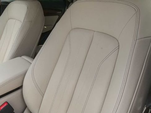 Used 2023 Audi Q5 2.0T Premium w/ Convenience Package AWD/4WD image 21
