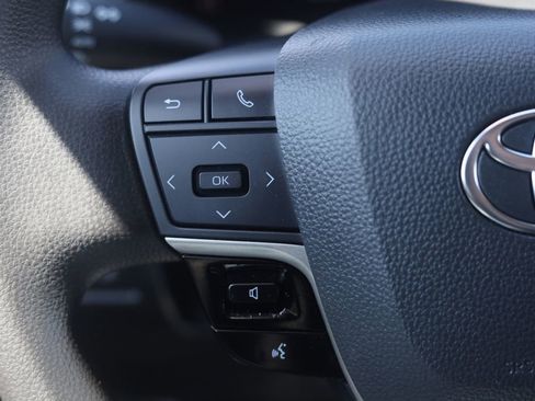 Used 2025 Toyota Camry LE FWD image 18