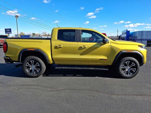 Used 2023 GMC Canyon AT4 w/ Canyon Safety Plus Package image 9