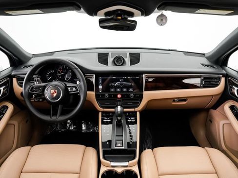 Certified 2026 Porsche Macan AWD/4WD image 22