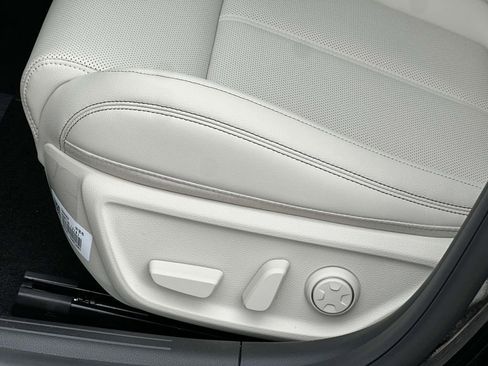 New 2026 Genesis G70 2.5T image 13