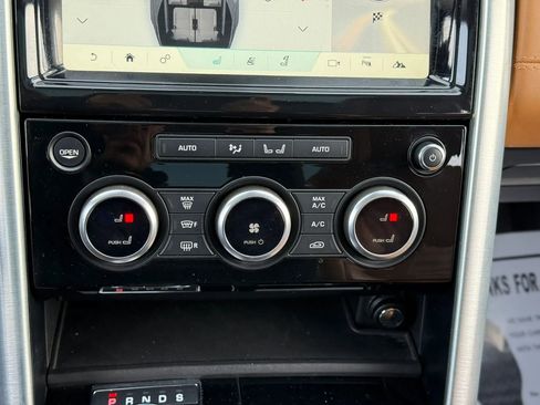 Used 2018 Land Rover Discovery HSE Luxury image 25