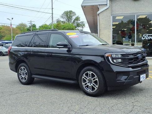 Certified 2025 Ford Expedition Active AWD/4WD image 1