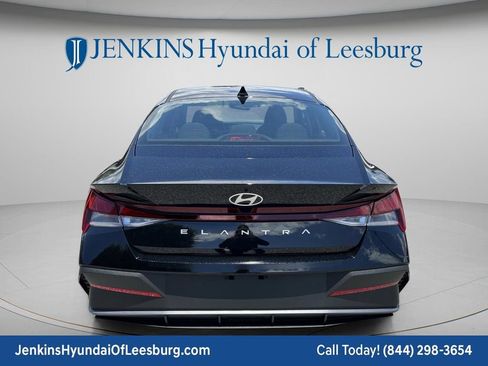 New 2026 Hyundai Elantra SE FWD image 6