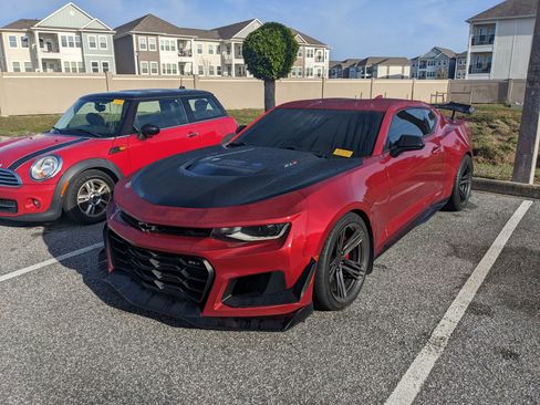 Used 2019 Chevrolet Camaro ZL1 image 1