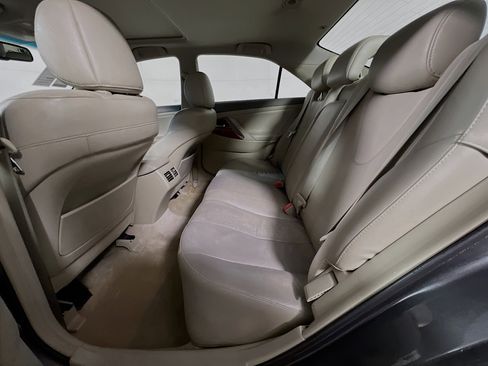 Used 2011 Toyota Camry XLE w/ SE/XLE Extra-Value Pkg image 29