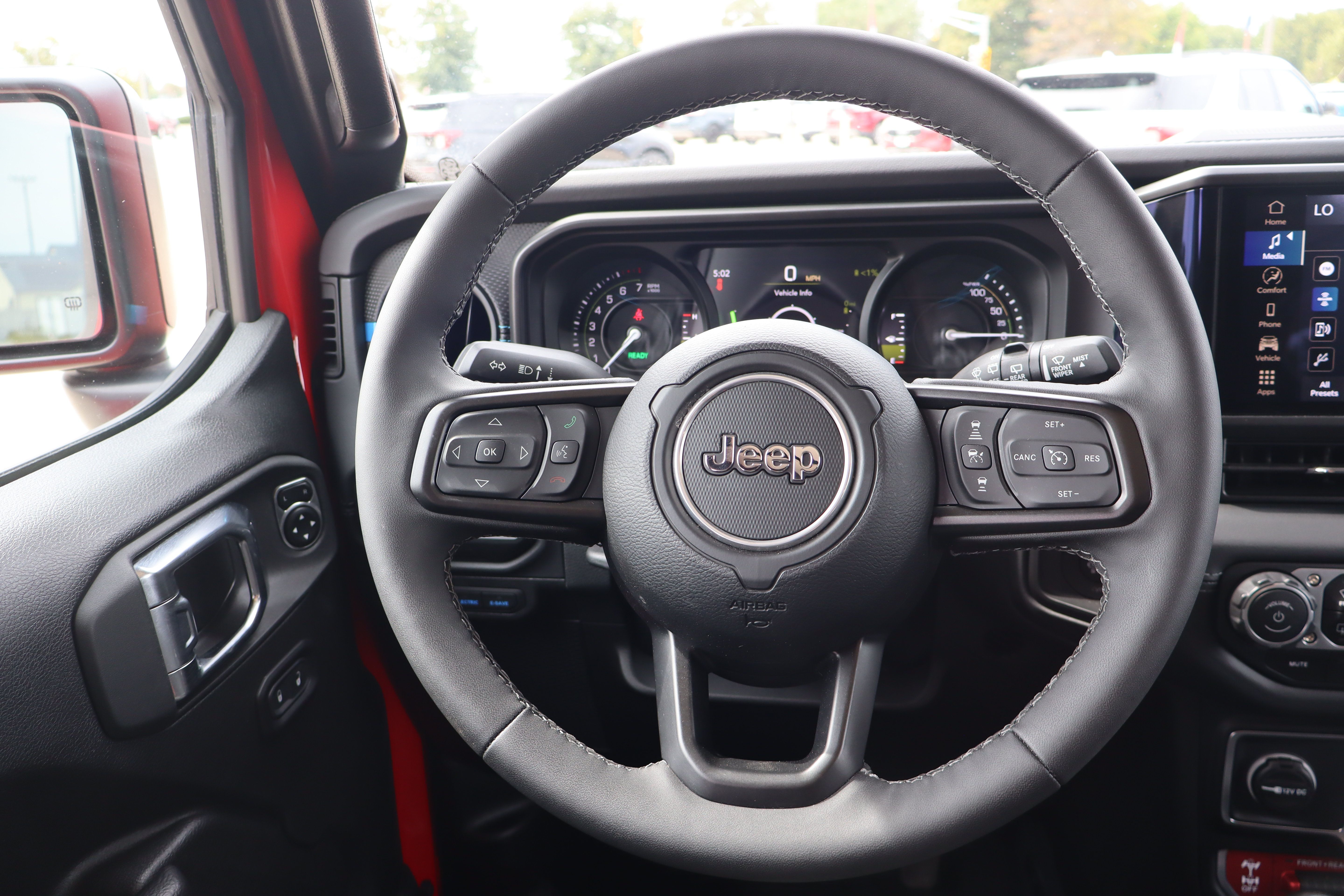 Used 2025 Jeep Wrangler Unlimited Rubicon 4xe w/ Convenience Group AWD/4WD image 14
