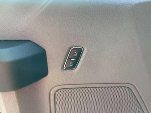 Used 2015 Ford F150 XL w/ Equipment Group 101A Mid AWD/4WD image 19