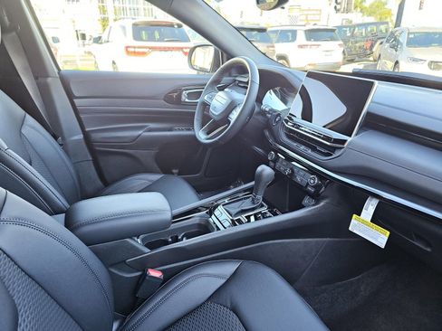 New 2026 Jeep Compass Latitude image 26