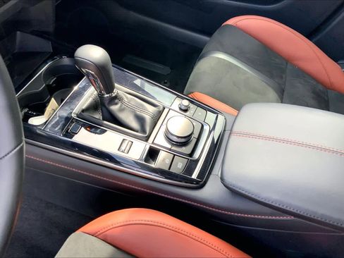 Certified 2025 MAZDA CX-30 Carbon image 17