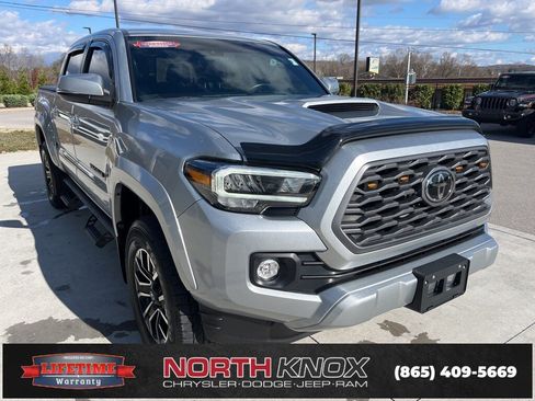 Used 2023 Toyota Tacoma TRD Sport w/ Technology Package image 29