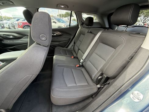 Used 2024 GMC Terrain SLE w/ Driver Convenience Package image 29