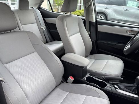 Used 2015 Toyota Corolla LE FWD image 30