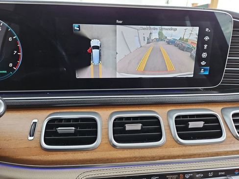 Used 2021 Mercedes-Benz GLS 450 4MATIC image 15