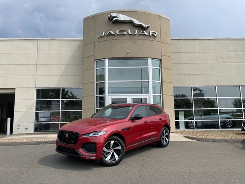 Certified 2024 Jaguar F-PACE R-Dynamic S image 1