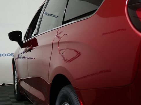 New 2026 Chrysler Pacifica Select image 10
