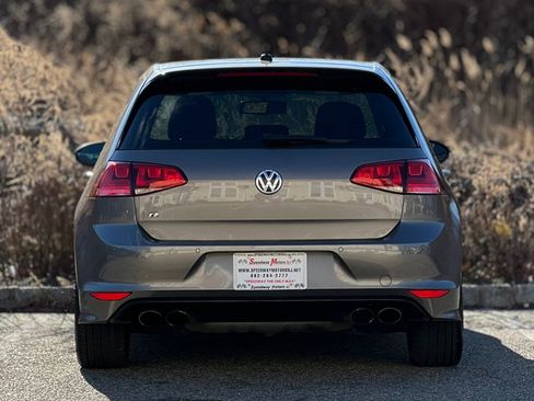 Used 2016 Volkswagen Golf 4-Door image 7