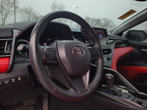 Used 2023 Toyota Camry XSE w/ Navigation Package image 13