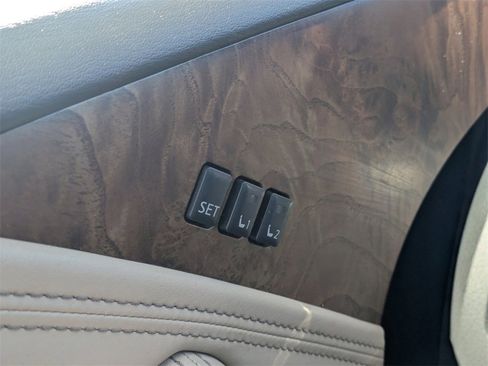 Used 2023 Nissan Armada SL w/ Captain's Chairs Package image 26