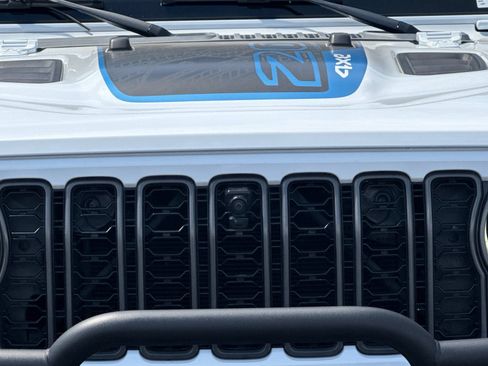 Used 2023 Jeep Wrangler Unlimited Rubicon 4xe AWD/4WD image 39