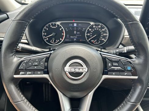 Used 2024 Nissan Altima 2.5 SL FWD image 35