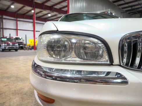 Used 2003 Buick Park Avenue Ultra FWD image 35