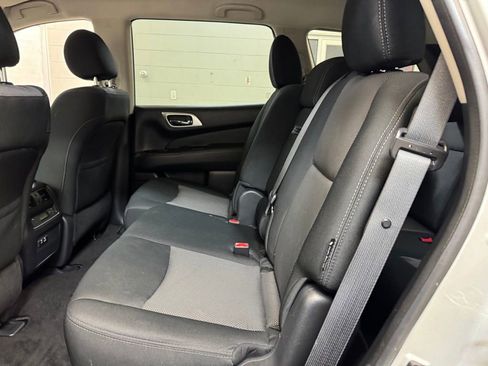 Used 2020 Nissan Pathfinder S image 15