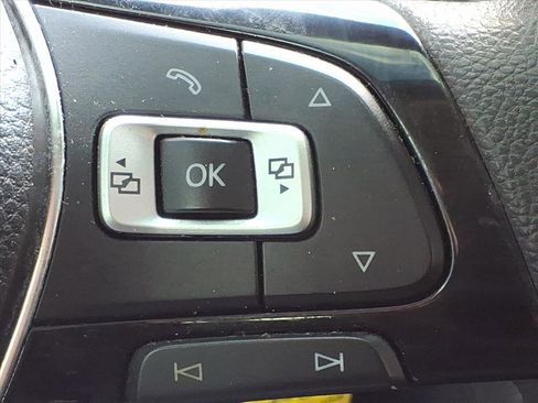 Used 2016 Volkswagen Passat 1.8T S image 25