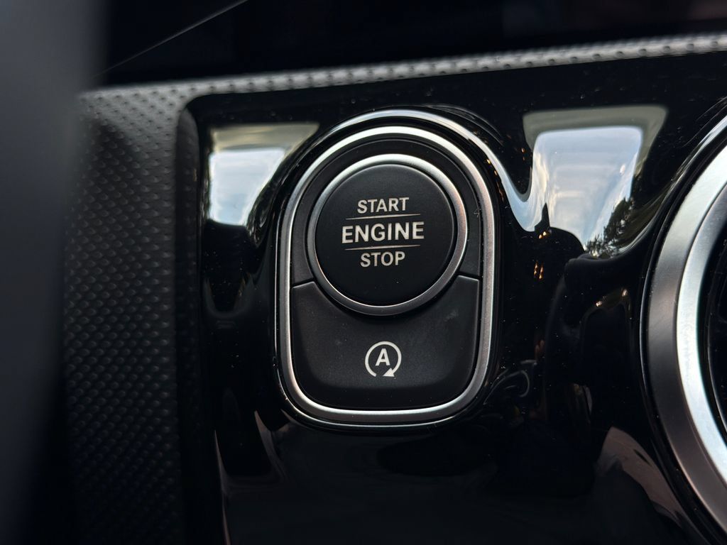 Used 2020 Mercedes-Benz A 220 4MATIC image 34