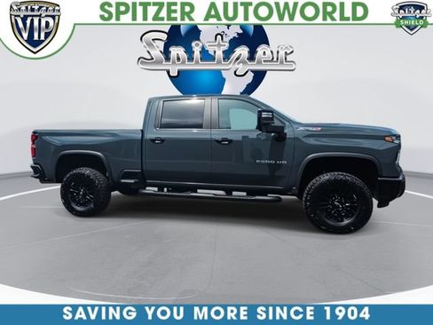 Used 2025 Chevrolet Silverado 2500 ZR2 w/ Technology Package AWD/4WD image 9