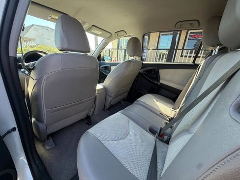 Used 2014 Toyota RAV4 EV FWD image 16