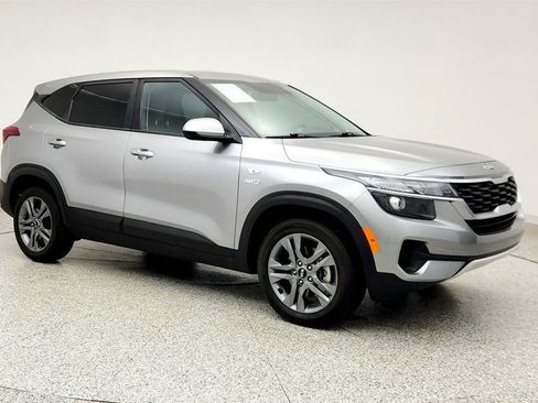 Used 2021 Kia Seltos LX image 3