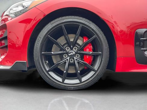 Used 2018 Kia Stinger GT2 image 9