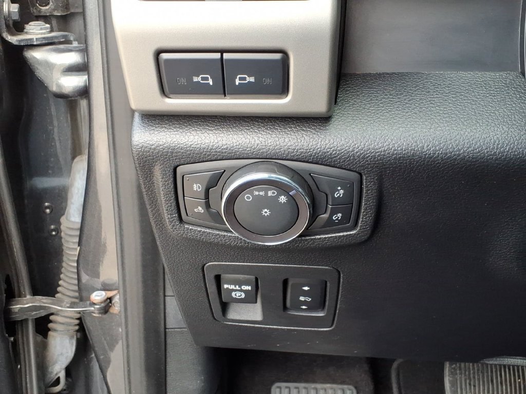 Used 2019 Ford F150 Lariat w/ Equipment Group 502A Luxury AWD/4WD image 36