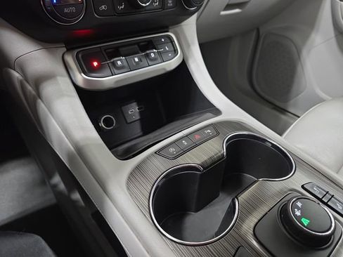 Used 2020 GMC Acadia SLT FWD image 23