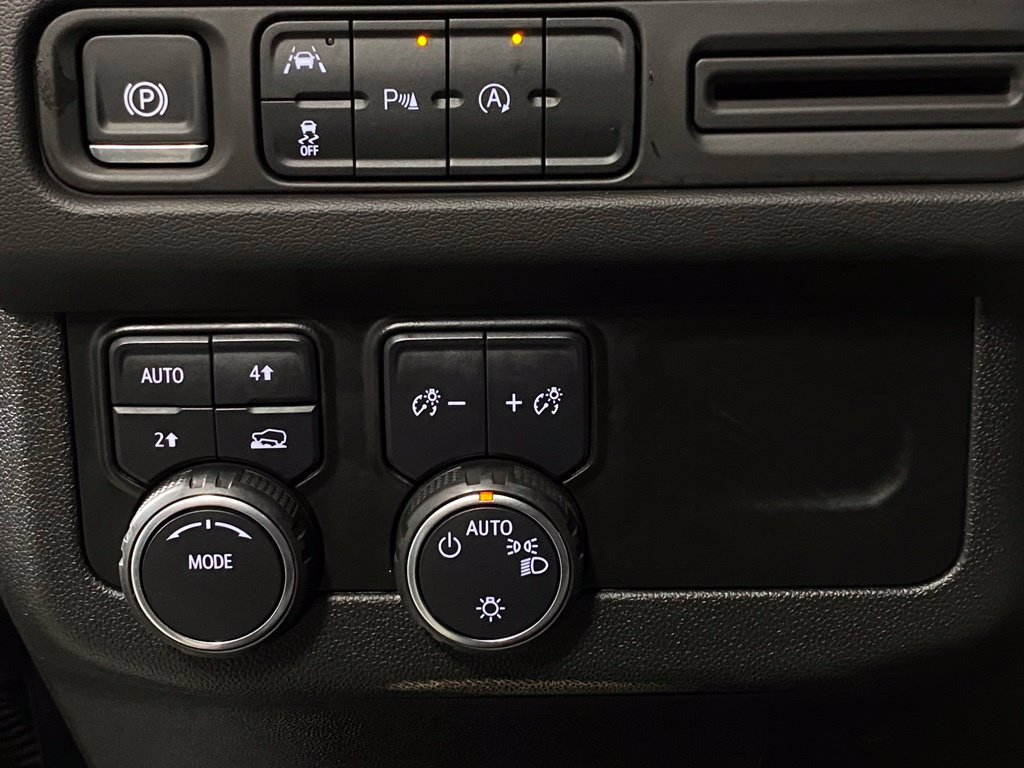 Used 2024 Chevrolet Suburban LS AWD/4WD image 19