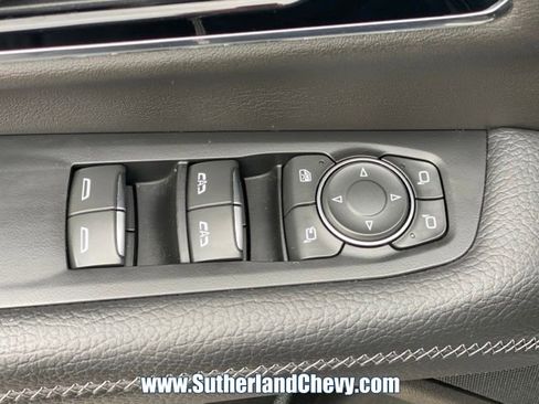 Used 2025 GMC Yukon XL Denali AWD/4WD image 14