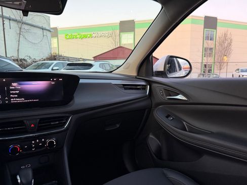 Used 2025 Buick Encore GX Preferred image 33