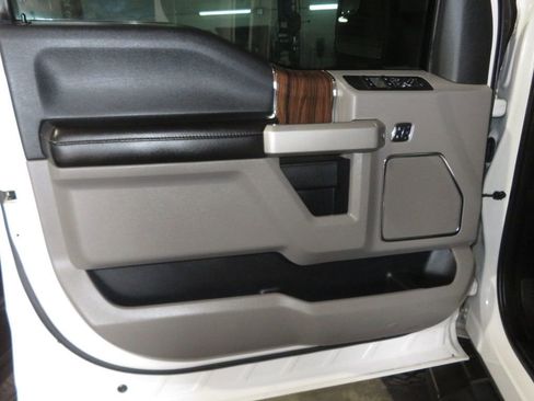 Used 2015 Ford F150 Lariat AWD/4WD image 18