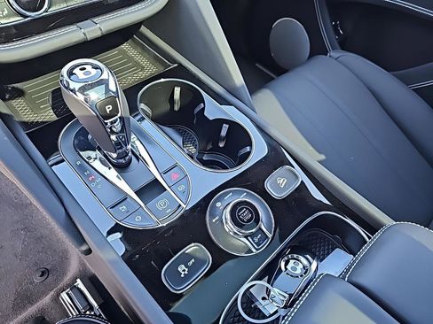 New 2024 Bentley Bentayga image 25