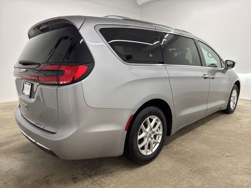 Used 2021 Chrysler Pacifica Touring-L w/ Uconnect Theater Family Group image 5