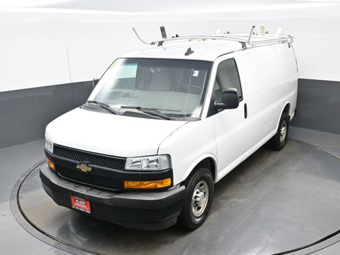 Used 2019 Chevrolet Express 3500 w/ Driver Convenience Package image 26