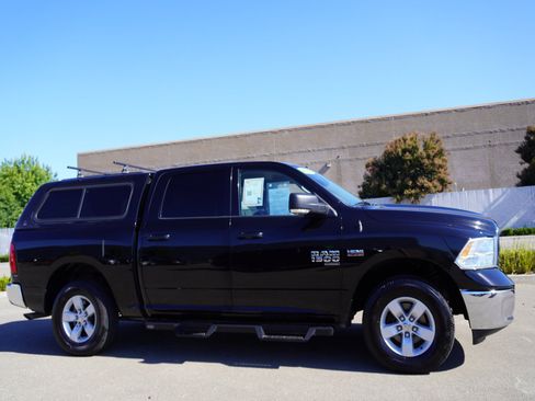 Used 2020 RAM 1500 Classic SLT w/ Luxury Group AWD/4WD image 4