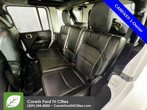 Used 2023 Jeep Wrangler Unlimited Sahara w/ Cold Weather Group image 28