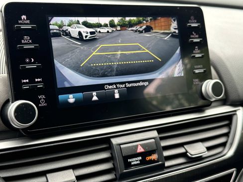 Used 2022 Honda Accord Sport image 6